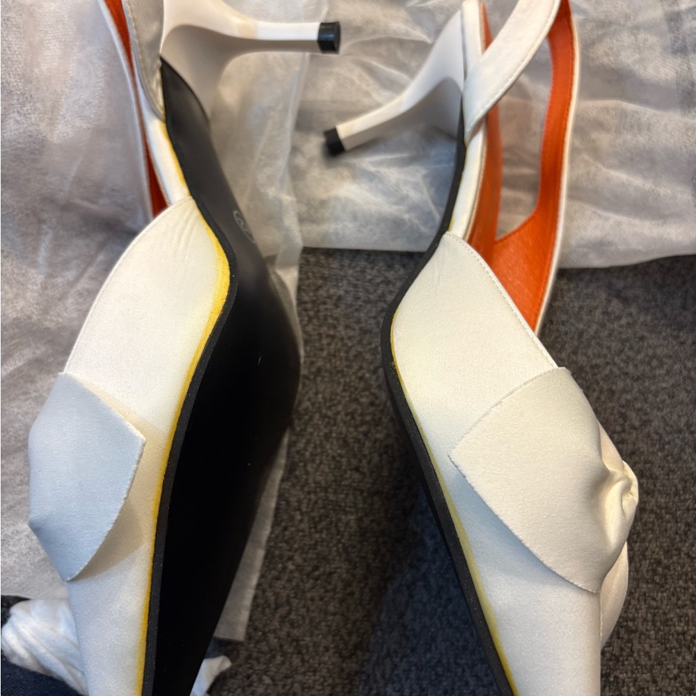 Chic White Satin Bow Heels - Picture 3 of 4